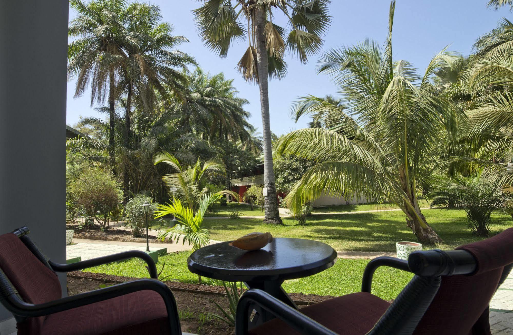 Senegambia Beach Hotel Кололі Екстер'єр фото